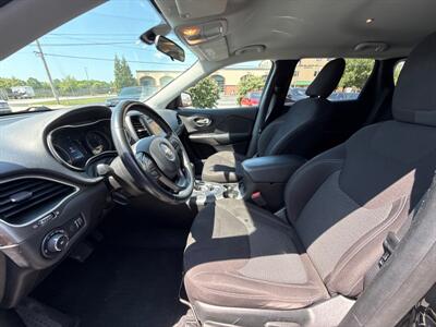 2019 Jeep Cherokee Latitude   - Photo 12 - West Chester, PA 19382