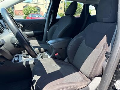 2019 Jeep Cherokee Latitude   - Photo 13 - West Chester, PA 19382