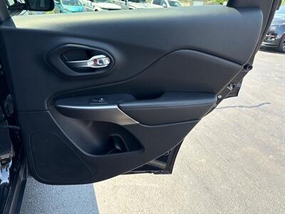 2019 Jeep Cherokee Latitude   - Photo 17 - West Chester, PA 19382