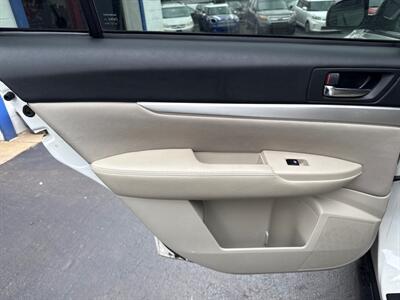 2013 Subaru Outback 2.5i Premium   - Photo 12 - West Chester, PA 19382