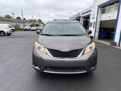 2013 Toyota Sienna LE 7-Passenger   - Photo 2 - West Chester, PA 19382