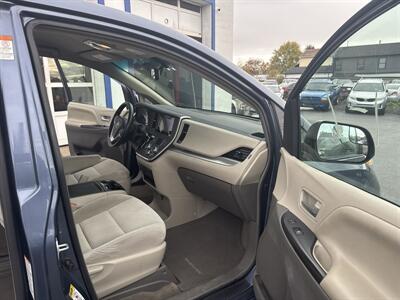 2015 Toyota Sienna LE 8-Passenger   - Photo 10 - West Chester, PA 19382