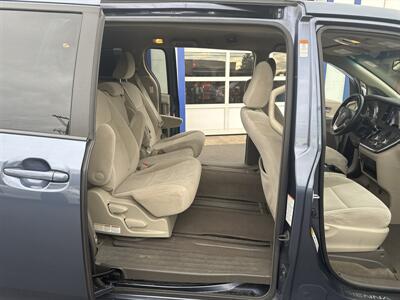 2015 Toyota Sienna LE 8-Passenger   - Photo 9 - West Chester, PA 19382