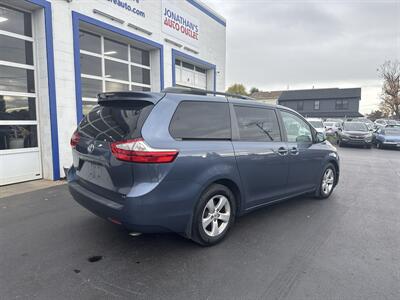 2015 Toyota Sienna LE 8-Passenger   - Photo 5 - West Chester, PA 19382