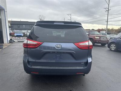 2015 Toyota Sienna LE 8-Passenger   - Photo 6 - West Chester, PA 19382