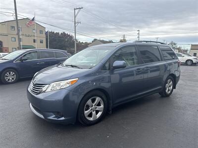 2015 Toyota Sienna LE 8-Passenger - Photo 2 - West Chester, PA 19382