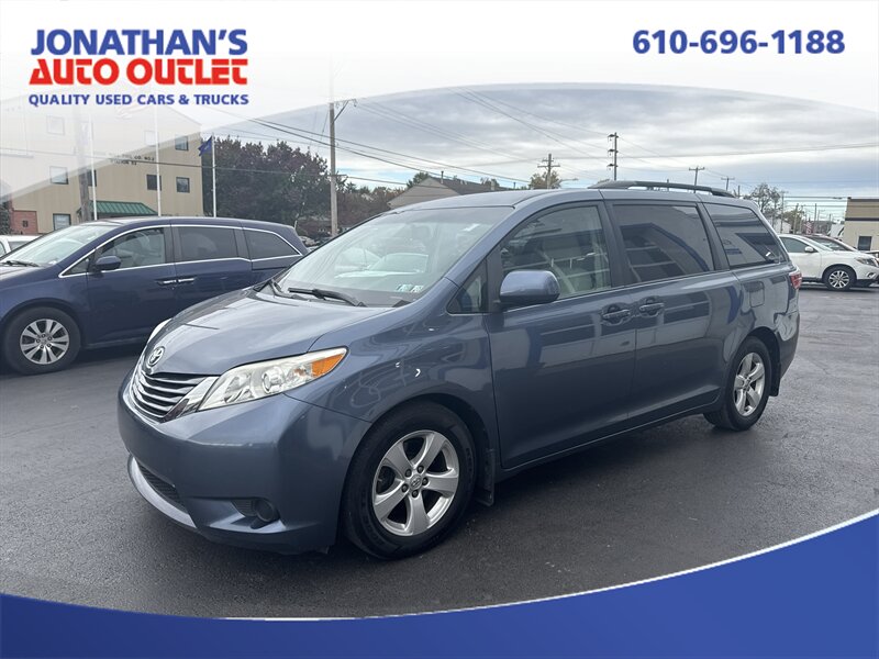 2015 Toyota Sienna LE 8-Passenger - Photo 1 - West Chester, PA 19382