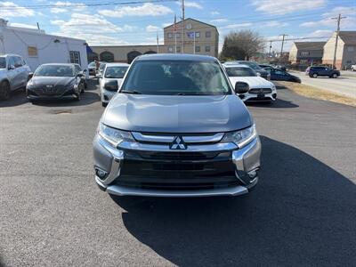 2018 Mitsubishi Outlander ES   - Photo 2 - West Chester, PA 19382