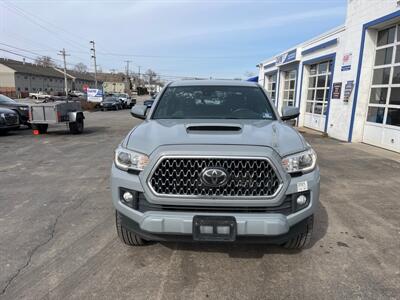 2019 Toyota Tacoma TRD Sport   - Photo 2 - West Chester, PA 19382