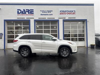 2017 Toyota Highlander XLE - Photo 4 - West Chester, PA 19382