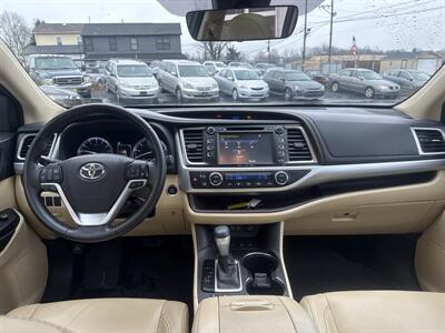2017 Toyota Highlander XLE - Photo 13 - West Chester, PA 19382