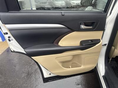 2017 Toyota Highlander XLE - Photo 14 - West Chester, PA 19382