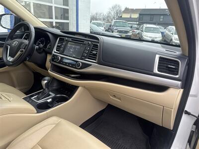 2017 Toyota Highlander XLE - Photo 24 - West Chester, PA 19382