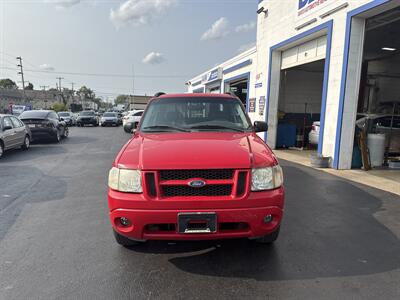2005 Ford Explorer Sport Trac XLS 4dr XLS Crew Cab SB   - Photo 2 - West Chester, PA 19382