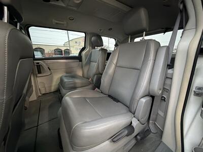 2012 Volkswagen Routan SE   - Photo 11 - West Chester, PA 19382