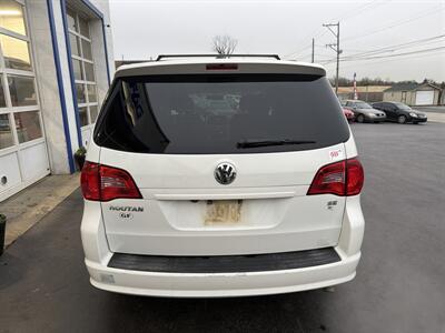 2012 Volkswagen Routan SE   - Photo 6 - West Chester, PA 19382