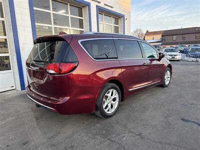 2018 Chrysler Pacifica Touring L Plus - Photo 5 - West Chester, PA 19382