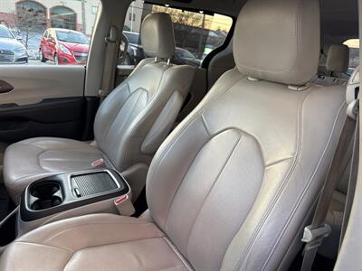 2018 Chrysler Pacifica Touring L Plus - Photo 10 - West Chester, PA 19382