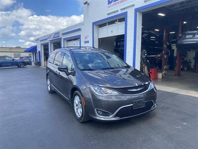 2017 Chrysler Pacifica Touring-L Plus   - Photo 3 - West Chester, PA 19382
