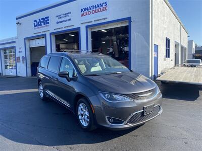 2017 Chrysler Pacifica Touring-L Plus   - Photo 2 - West Chester, PA 19382