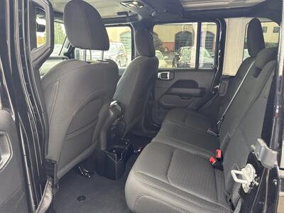 2020 Jeep Wrangler Unlimited Sahara   - Photo 10 - West Chester, PA 19382