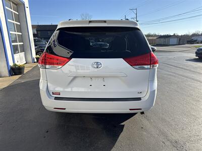 2013 Toyota Sienna LE 8-Passenger   - Photo 6 - West Chester, PA 19382