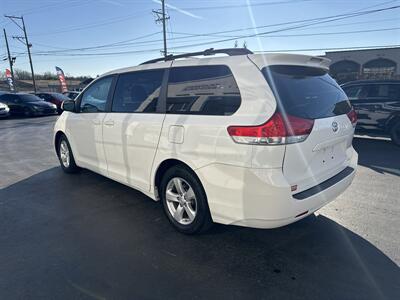 2013 Toyota Sienna LE 8-Passenger   - Photo 7 - West Chester, PA 19382