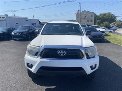 2015 Toyota Tacoma V6   - Photo 2 - West Chester, PA 19382