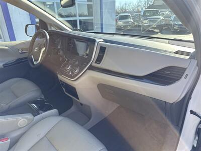 2015 Toyota Sienna Limited 7-Passenger - Photo 19 - West Chester, PA 19382