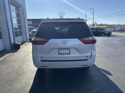 2015 Toyota Sienna Limited 7-Passenger - Photo 6 - West Chester, PA 19382