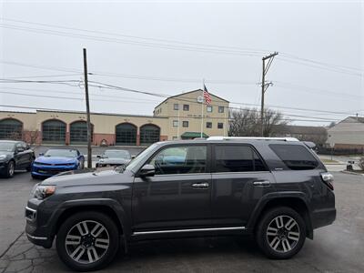 2016 Toyota 4Runner SR5   - Photo 7 - West Chester, PA 19382