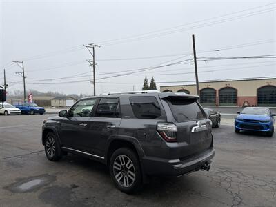 2016 Toyota 4Runner SR5   - Photo 6 - West Chester, PA 19382