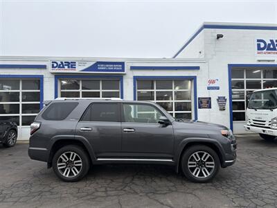 2016 Toyota 4Runner SR5   - Photo 4 - West Chester, PA 19382