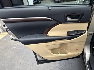 2015 Toyota Highlander Limited   - Photo 12 - West Chester, PA 19382