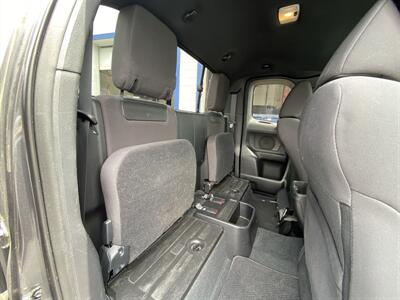 2016 Toyota Tacoma SR5 V6   - Photo 18 - West Chester, PA 19382