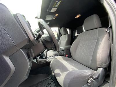 2016 Toyota Tacoma SR5 V6   - Photo 15 - West Chester, PA 19382