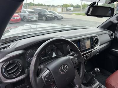 2016 Toyota Tacoma SR5 V6   - Photo 12 - West Chester, PA 19382