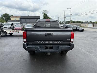 2016 Toyota Tacoma SR5 V6   - Photo 8 - West Chester, PA 19382