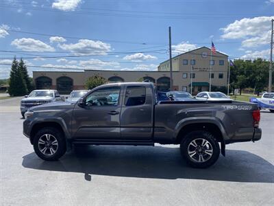 2016 Toyota Tacoma SR5 V6   - Photo 8 - West Chester, PA 19382