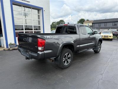 2016 Toyota Tacoma SR5 V6   - Photo 7 - West Chester, PA 19382