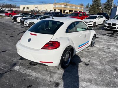 2012 Volkswagen Beetle-Classic 2.5L PZEV   - Photo 7 - West Chester, PA 19382