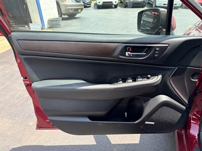2017 Subaru Legacy 2.5i Limited   - Photo 9 - West Chester, PA 19382