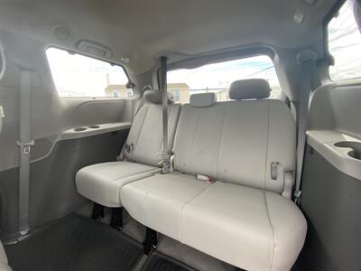 2018 Toyota Sienna XLE 7-Passenger   - Photo 11 - West Chester, PA 19382