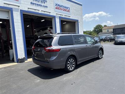 2018 Toyota Sienna XLE 7-Passenger   - Photo 14 - West Chester, PA 19382