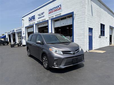 2018 Toyota Sienna XLE 7-Passenger   - Photo 2 - West Chester, PA 19382