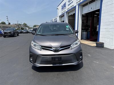 2018 Toyota Sienna XLE 7-Passenger   - Photo 3 - West Chester, PA 19382