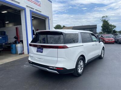 2022 Kia Carnival LX   - Photo 5 - West Chester, PA 19382