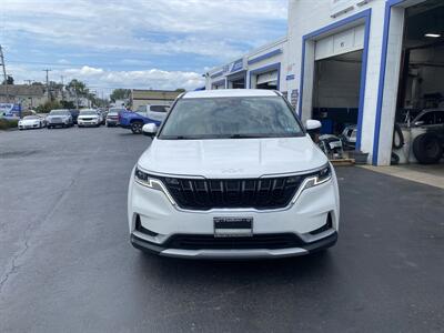 2022 Kia Carnival LX   - Photo 2 - West Chester, PA 19382