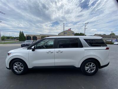 2022 Kia Carnival LX   - Photo 8 - West Chester, PA 19382