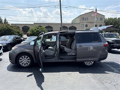 2017 Toyota Sienna LE 7-Passenger   - Photo 3 - West Chester, PA 19382
